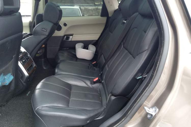 Used Land Rover Range Sport 2014 3.0 SC V6 HSE Left Rear Seat