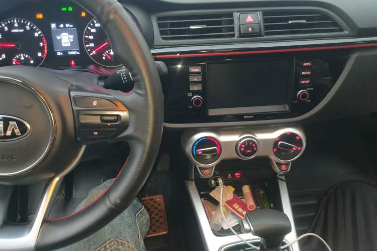 Used Kia KX Cross 2017 1.4L AT GLS Audio And AC Panel