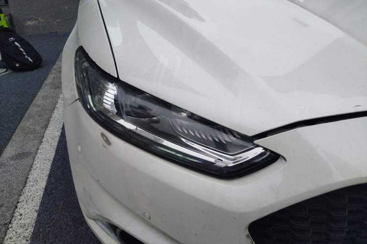 Used Ford Mondeo 2013 2.0L GTDi240 Flagship Edition Right Front Headlight