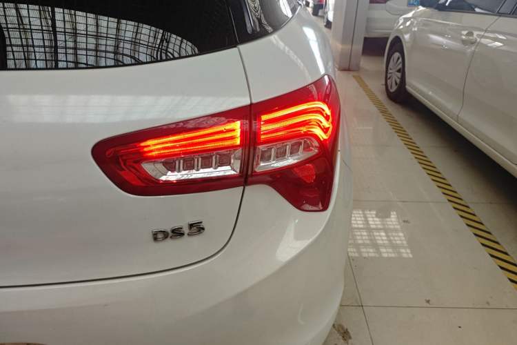 Used DS 5 2015 1.6T Luxury Edition THP160 Right Rear Taillight