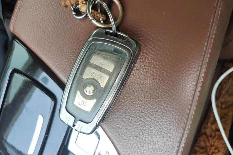 Used BMW 5 Series 2014 525Li Leading Model