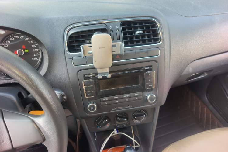 Used Volkswagen Polo 2011 1.4L Automatic ZhiShang Version