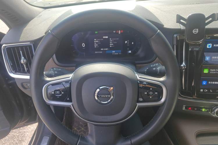 Used Volvo V90 2022 Cross Country B5 AWD Smart Range Edition
