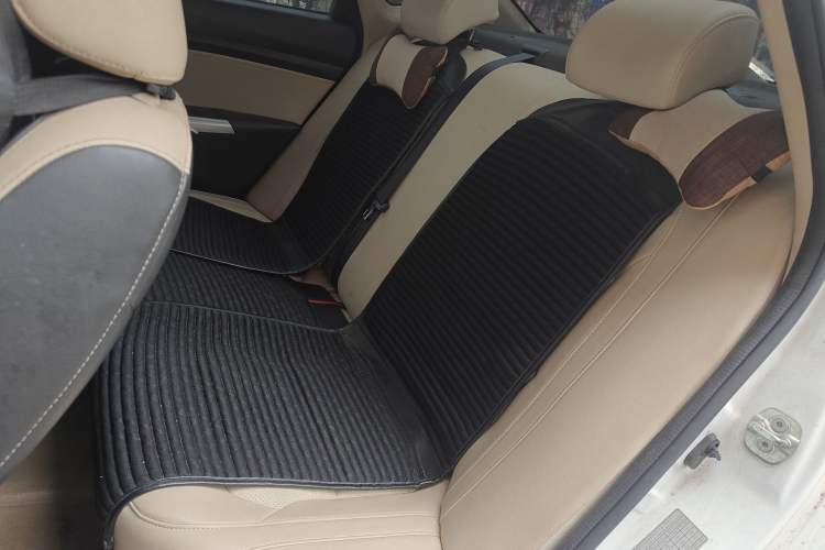 Used Changan Alsvin V7 2015 1.6L Manual Enjoyment Model China IV Standard
