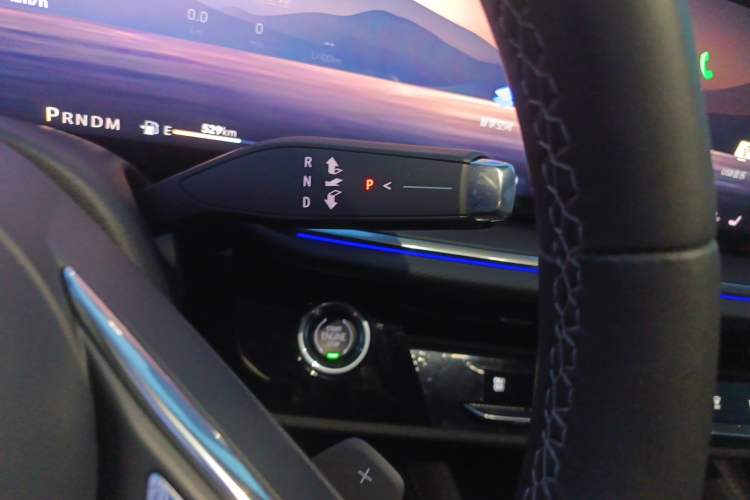 Used Buick Envision 2025 Encore Plus 28T Two-Wheel-Drive Platinum Edition