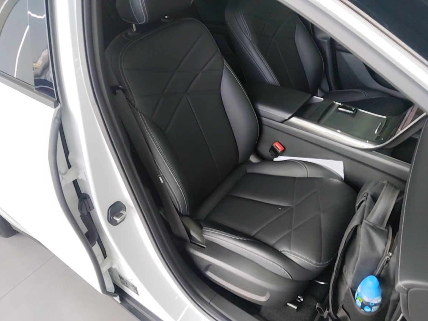 Geely Galaxy L6 2024 125km PLUS Dragon Edition — снимка 19
