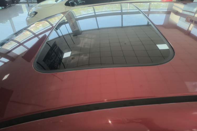 Used Nissan Tiida 2021 1.6L CVT Cool Edition Roof