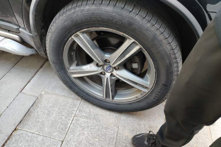 Used Volvo XC90 2011 3.2 Nordic Style Sports Edition Right Front Wheel Hub