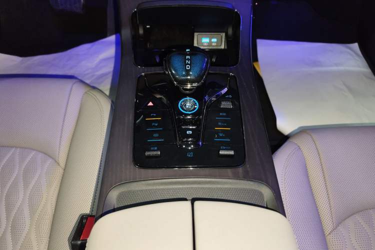 Used BYD Han 2025 EV Intelligent Driving Edition 701KM LiDAR Flagship Model
