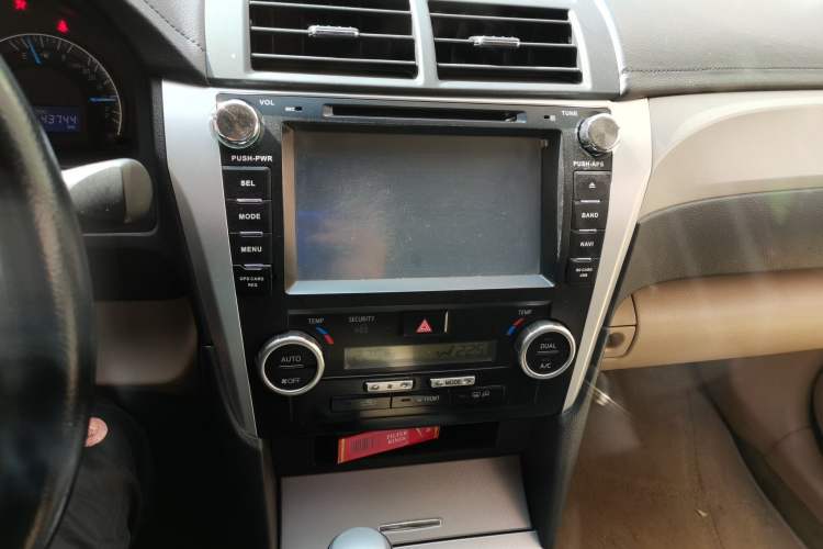 Used Toyota Camry 2012 Junrui 2.0S Radiant Edition Audio And AC Panel