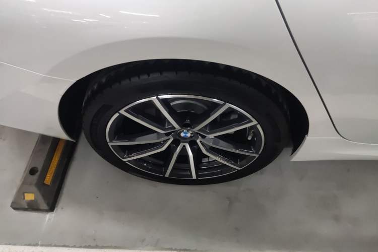 Used BMW 3 Series 2024 325Li M Sport Package Right Rear Wheel Hub