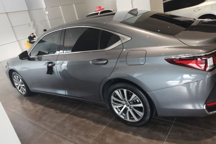 Used Lexus ES 2020 200 Excellence Edition
