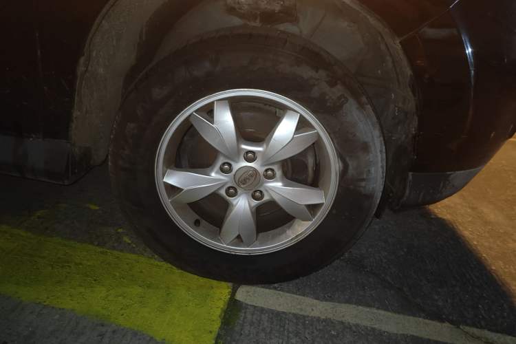 Used BYD S6 2014 2.0L Manual Luxury 5-Seater