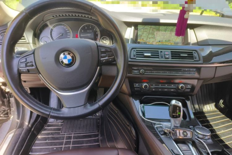 Used BMW 5 Series 2017 525Li Luxury Design Package Center Console