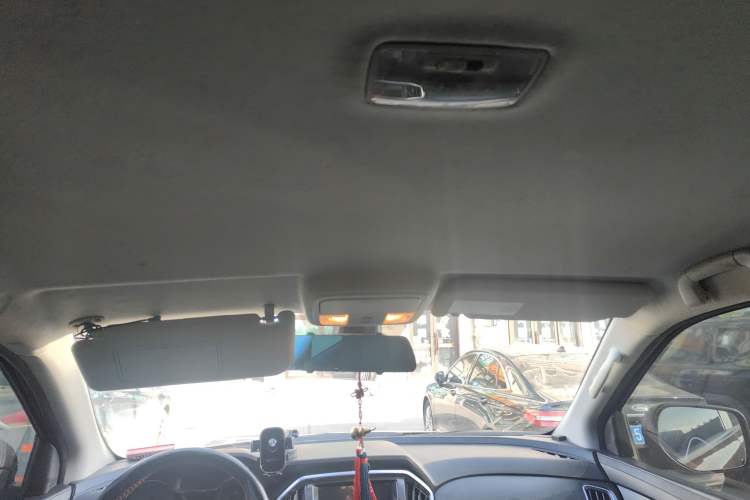 Used JMC Yuhu 7 2020 2.0T Diesel Manual 4x4 Comfort Edition Long Wheelbase China VI Emission Standard JX4D20A6L Headliner