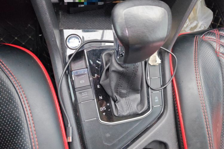 Used Volkswagen Tiguan L 2017 330TSI Automatic Two-Wheel Drive Luxury Edition Gear Lever