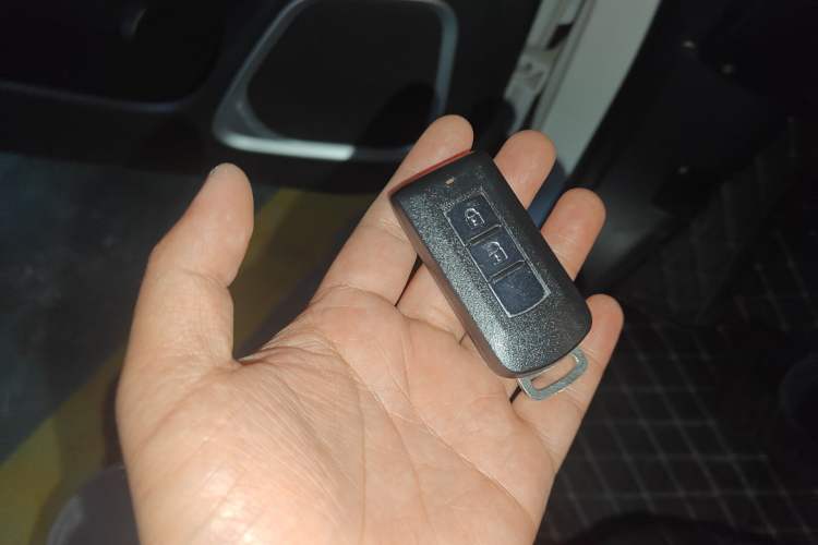 Used Mitsubishi Outlander 2018 2.0L Two-Wheel Drive Glory Edition 5 Seats