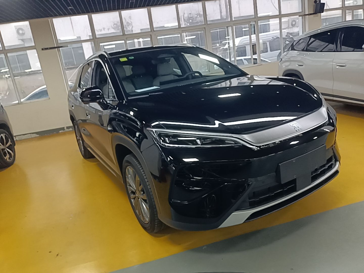BYD Song Ultra EV 2026 Model DM-i 205KM Superior Edition — снимка 3