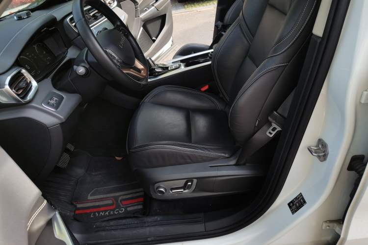 Used Lynk & Co 01 2017 2.0T Two-Wheel Drive Pro Edition
