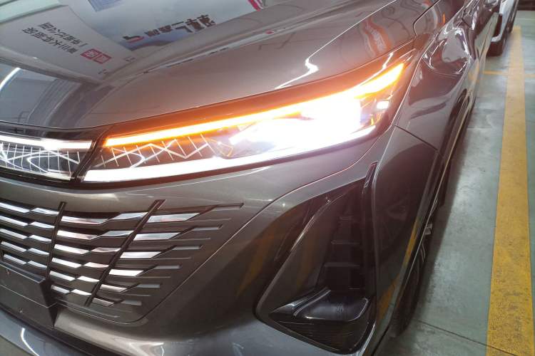 Used Changan CS75 PLUS 2023 3rd Generation 1.5T Automatic Prestige Model
