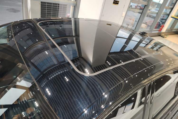 Used Hongqi H9 2025 2.0T Two-Wheel-Drive Flagship Private Enjoyment Style 5 Seats
