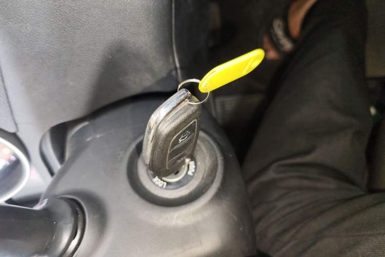 Used Hyundai Elantra (5th Generation / Langdong) 2016 1.6L Automatic Smart Version
