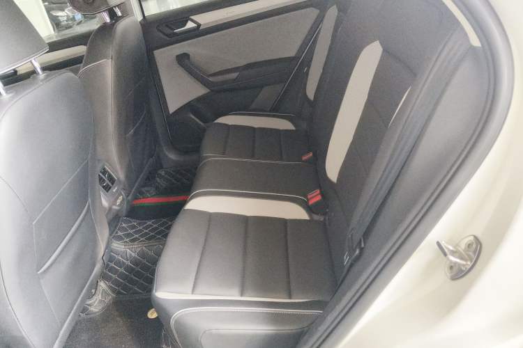 Used Volkswagen T-ROC 2023 280TSI DSG Two-Wheel Drive Time Edition