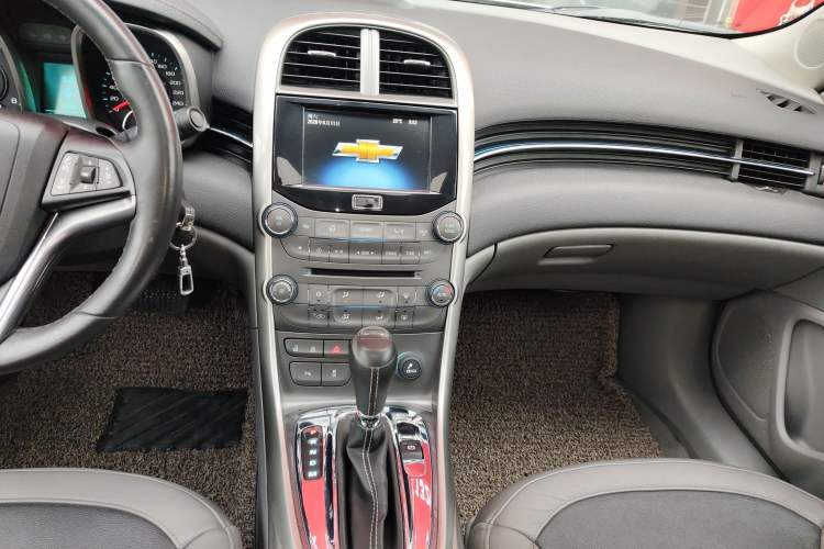 Used Chevrolet Malibu 2014 2.0L Automatic Luxury Edition Audio And AC Panel