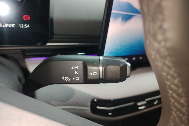 Used Bestune Yueyi 03 2025 565km Premium Edition Gear Lever