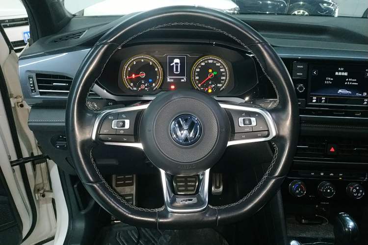 Used Volkswagen Tharu 2019 280TSI Two-Wheel Drive R-Line China VI Standard
