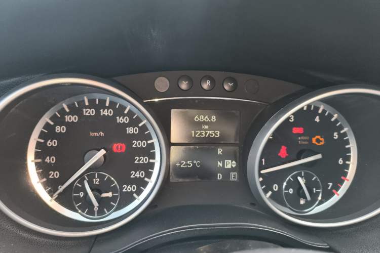 Used Mercedes-Benz R-Class 2011 R 350 L 4MATIC
