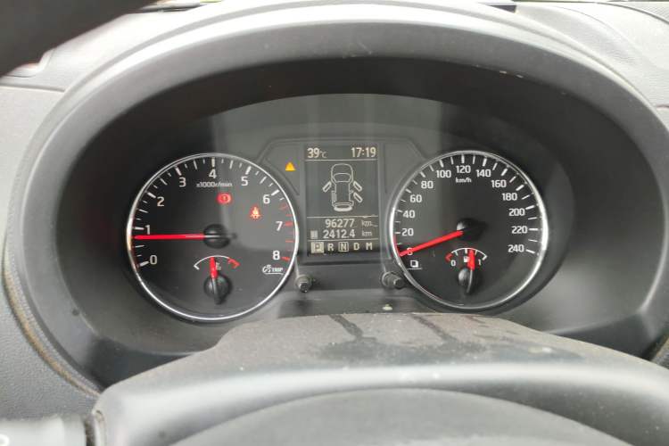 Used Dongfeng Fengdu MX6 2015 2.0L CVT 4x4 Dream Edition
