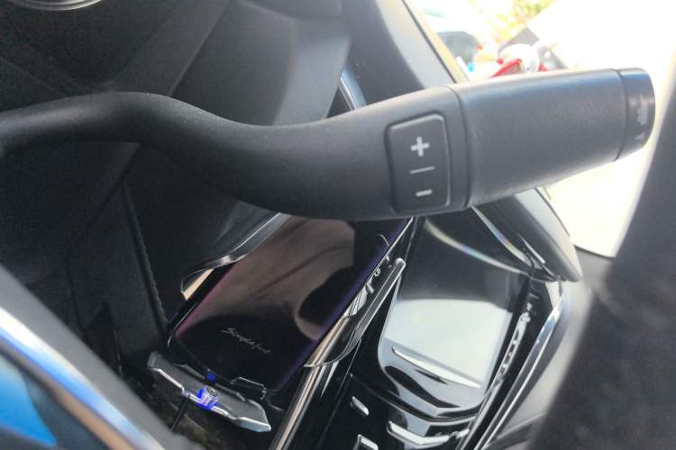 Used Cadillac Escalade 2017 6.2L ESV Platinum Edition Extended-Length Version