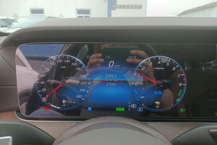 Used Mercedes-Benz E-Class New Energy 2022 Facelift E 350 e L Plug-in Hybrid Sedan Instrument Cluster