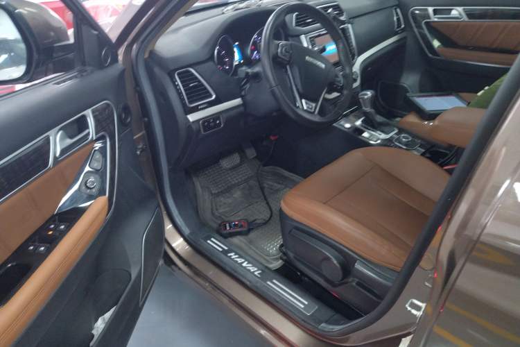 Used Haval H6 Coupe 2016 Blue Label 1.5T Automatic Two-Wheel Drive Urban Model Interior 3