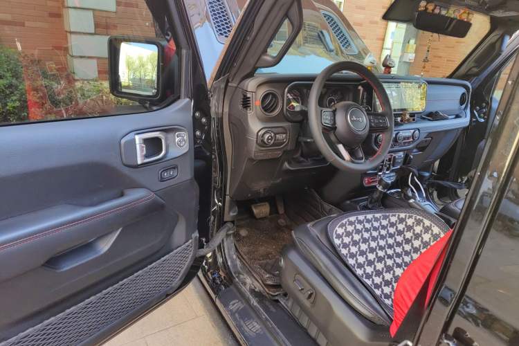 Used Jeep Wrangler 2024 2.0T Robin Hood Four-Door Edition Driver Seat