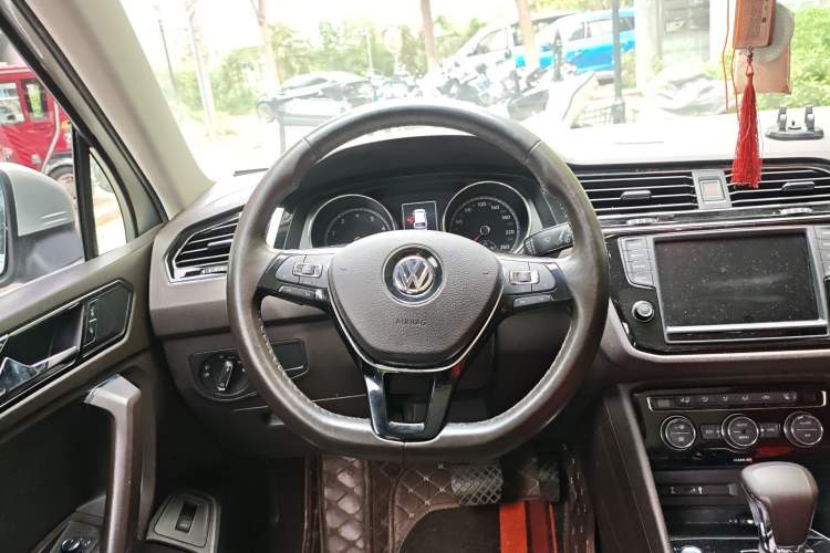 Used Volkswagen Tiguan L 2017 380TSI Automatic All-Wheel-Drive Flagship Edition