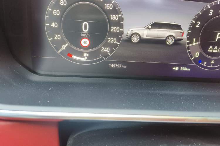 Used Land Rover Range 2020 3.0 L6 Long-Wheelbase Legacy Odometer Close Up