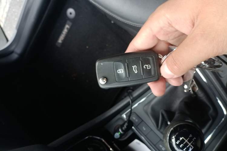 Used Volkswagen Lavida 2017 1.6L Manual Comfort Edition