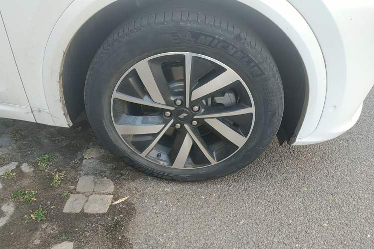 Used Li Auto L7 2023 Air model Right Front Wheel Hub