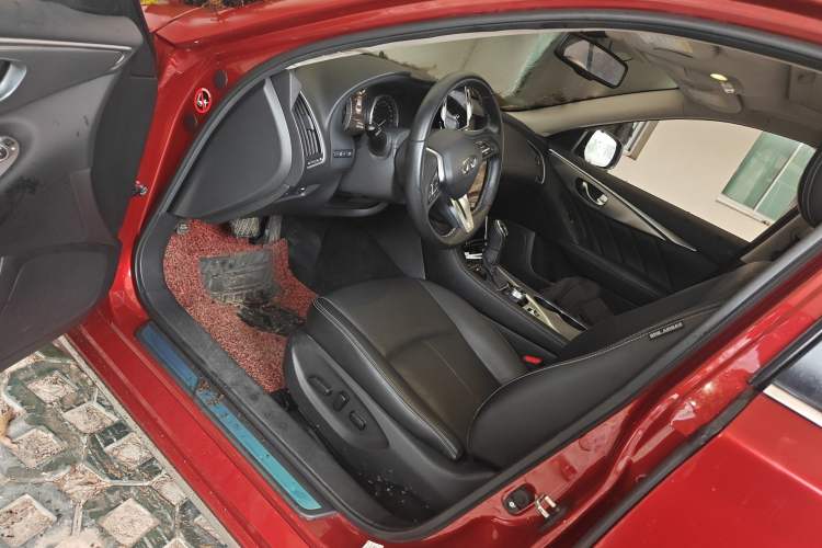 Used Infiniti Q50L 2018 2.0T Enjoyment Version China VI Standard
