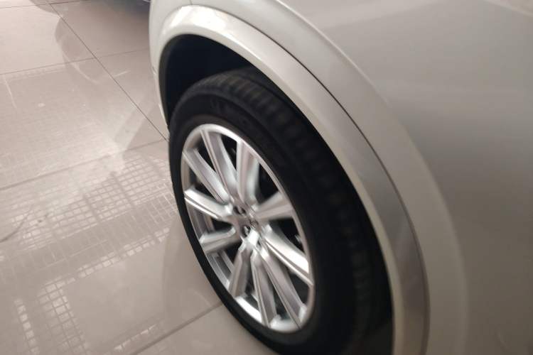 Used Volvo XC90 2015 T6 Luxury Edition 5-seater Left Front Wheel Hub