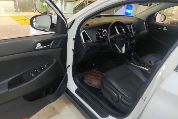 Used Hyundai Tucson 2015 1.6T Dual-Clutch Two-Wheel-Drive Smart Model
