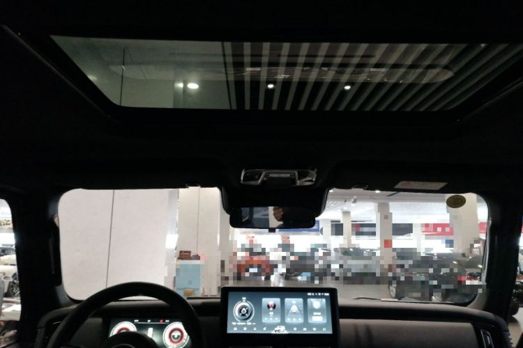 Used 212 T01 2024 2.0T Explorer
