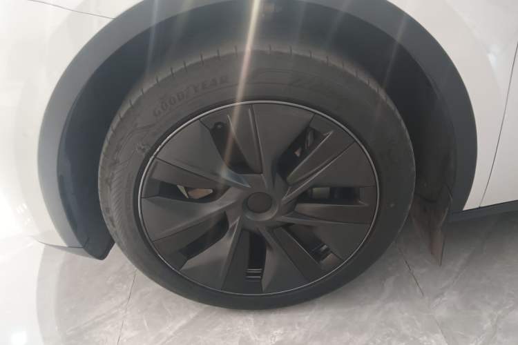 Used Tesla Model Y 2023 Rear-Wheel-Drive Version
