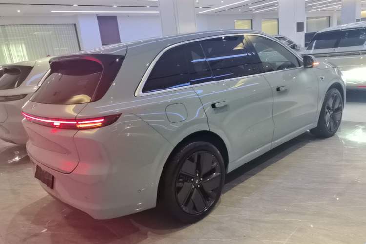 Used Li Auto L6 2025 Max Smart Refresh Edition Rear Right 45 Deg