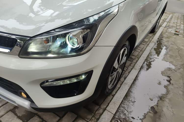 Used Kia KX Cross 2018 1.6L Automatic Dynamic Sunroof Version
