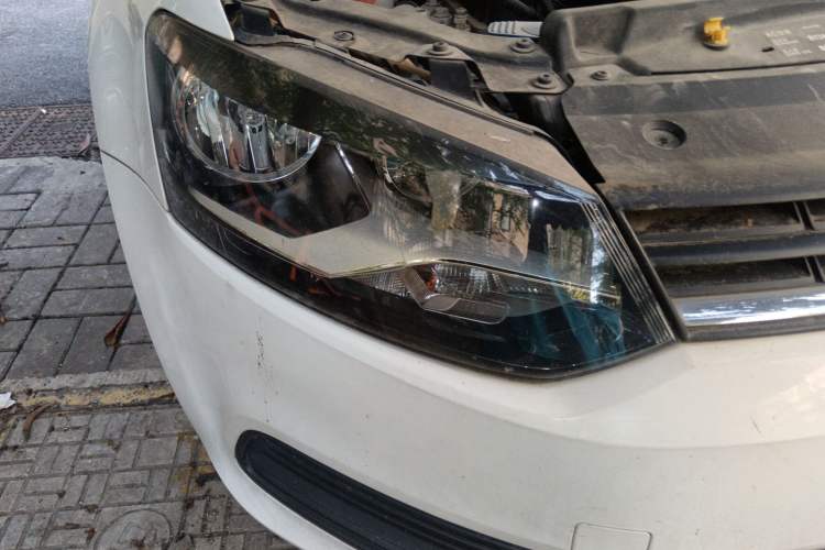 Used Volkswagen Polo 2018 1.5L Manual Drive-Comfort Model Right Front Headlight
