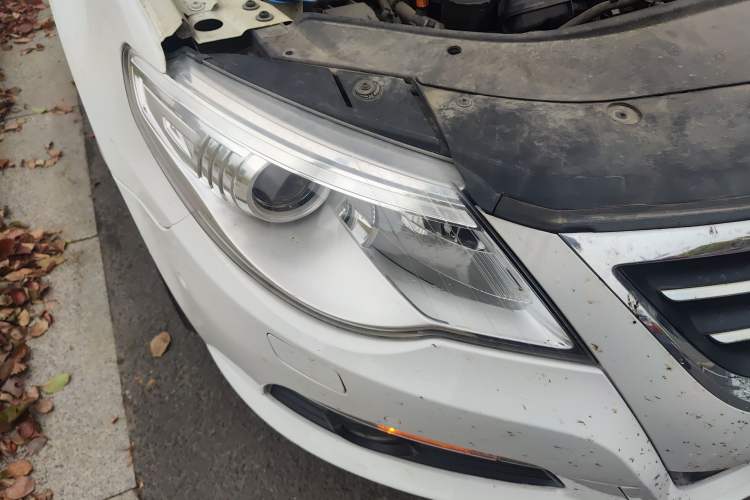 Used Volkswagen FAW-Volkswagen CC 2012 2.0 TSI Luxury Model Right Front Headlight