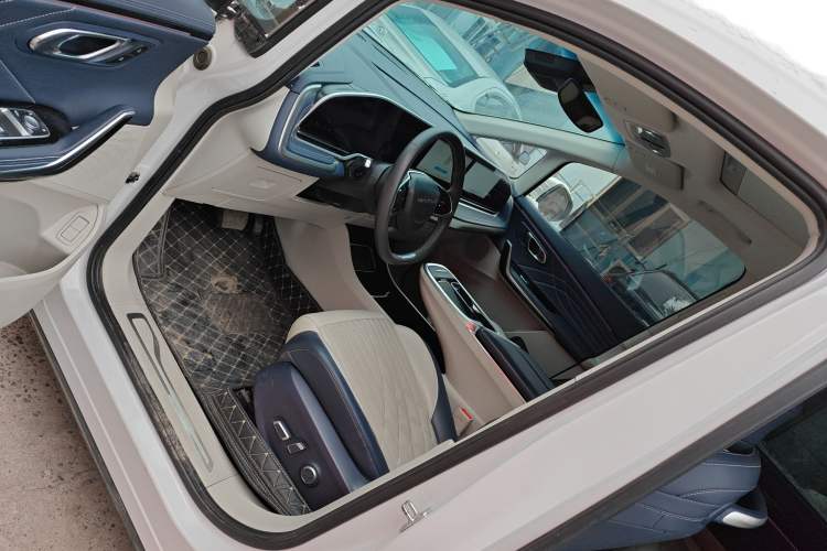 Used SAIC MAXUS G90 2022 2.0T Xingyun Seven-Seater Version